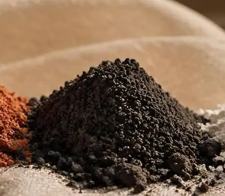 Argile noire naturelle du Maroc en granulés