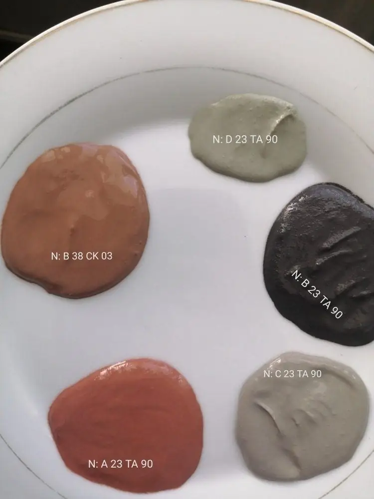 Nuancier des argiles naturelles du Maroc : rouge, verte, noire et blanche